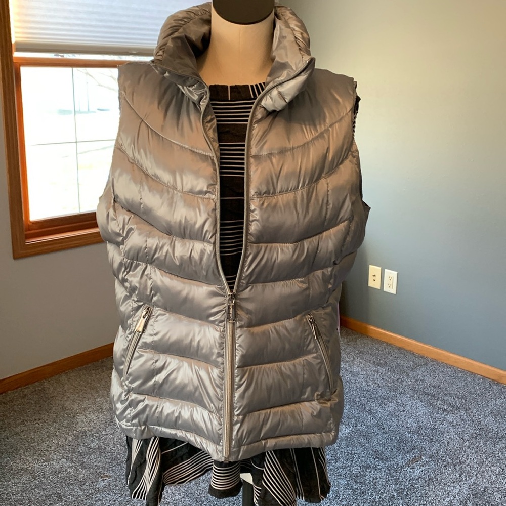 Calvin Klein Silver Puffer Vest, size XL